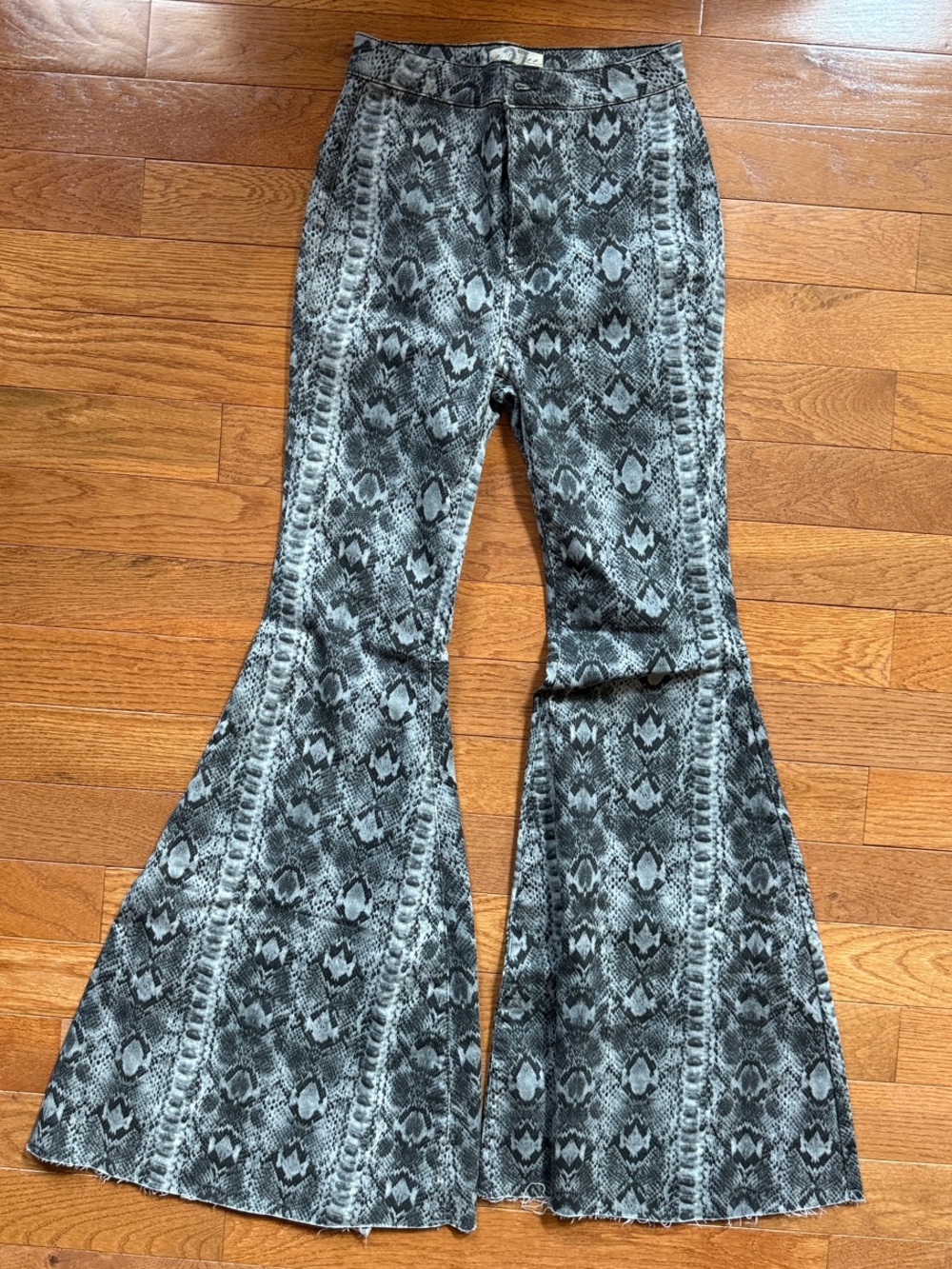 Free People Women's Black & Gray Snakeskin Print Flared Pants